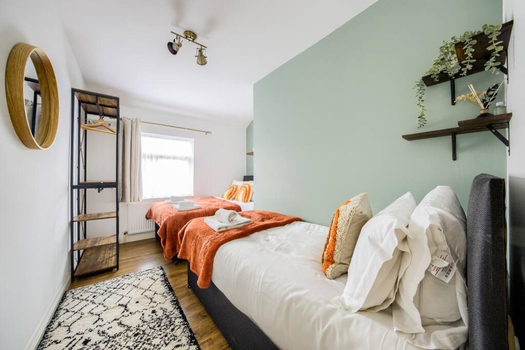 Low Rate For A 4-Bedroom House In Coventry With Free Unlimited Wi-Fi 2 Car Parking 53 Qmc Экстерьер фото